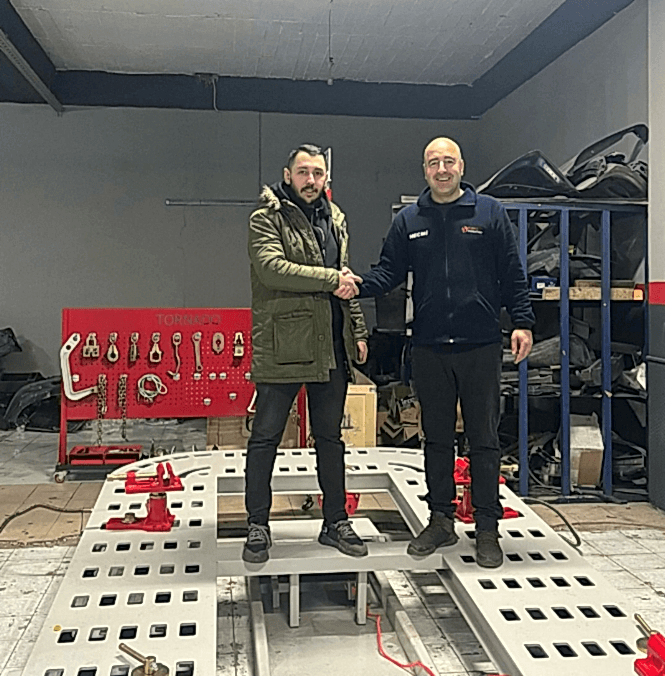 TORNADO CNC ŞASE ÇEKTİRME MAKİNESİ BURSA’DA KURULUM VE EĞİTİMİ TAMAMLANDI