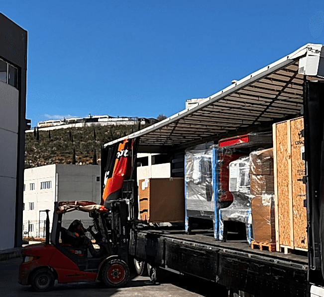 İSVİÇRE, ZÜRİH’E MAKİNE SEVKİYATIMIZI BAŞARIYLA GERÇEKLEŞTİRDİK