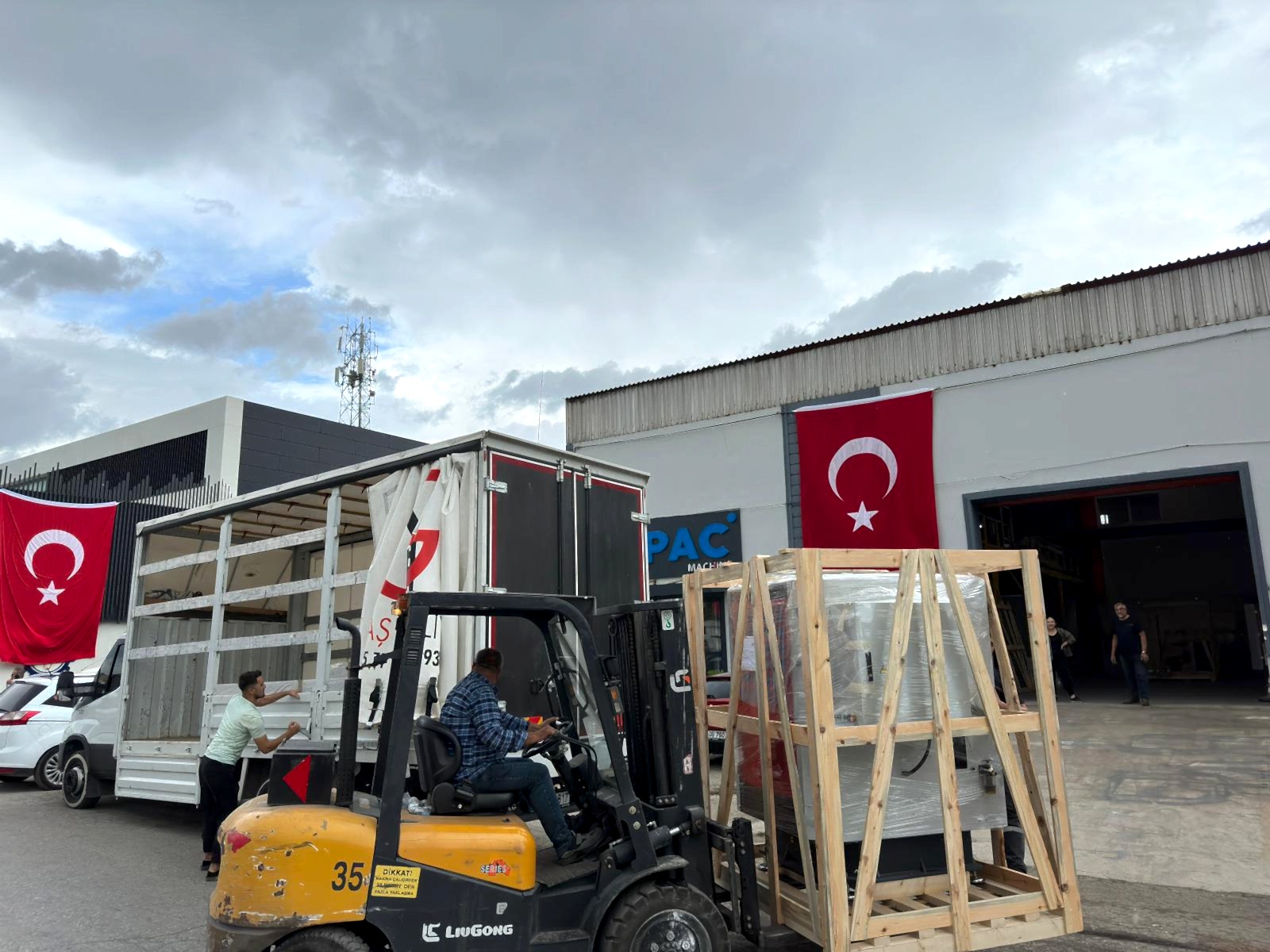 TORNADO CNC KOCAELİ WRM 26 DİKEY CNC JANT TORNA MAKİNESİ SEVKİYATIMIZ
